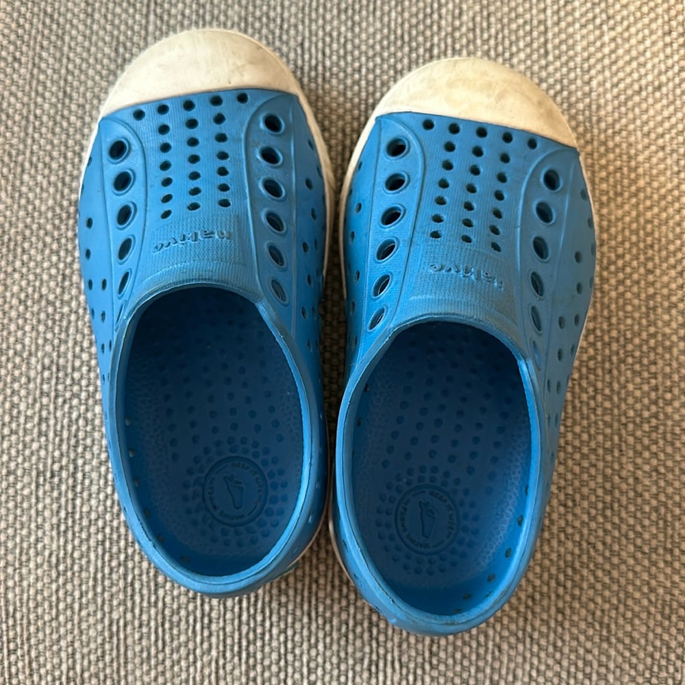 Native C6 shoes good condition!